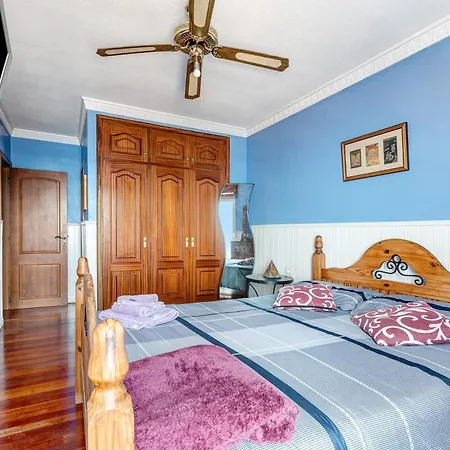 Апартаменты Beautiful 3 Bedroom Wifi Sea View