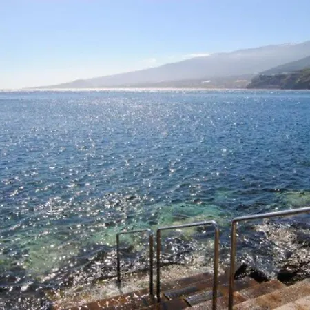 Beautiful 3 Bedroom Wifi Sea View Апартаменты *