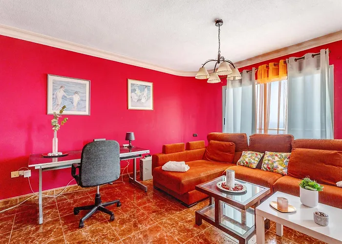 Beautiful 3 Bedroom Wifi Sea View