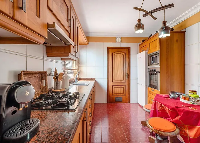 Beautiful 3 Bedroom Wifi Sea View Apartment Radazul