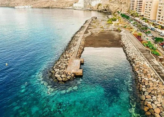 Beautiful 3 Bedroom Wifi Sea View Apartment Radazul