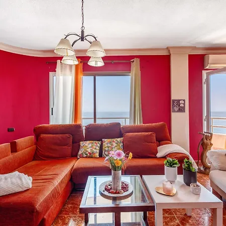 Beautiful 3 Bedroom Wifi Sea View Appartement *