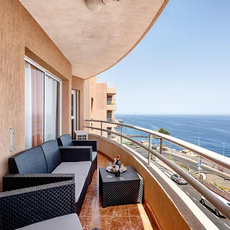 Beautiful 3 Bedroom Wifi Sea View Apartman *