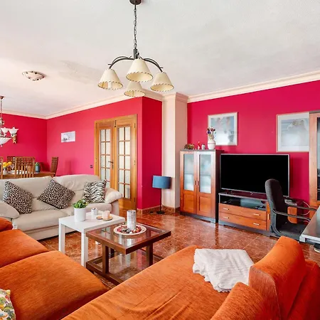 Beautiful 3 Bedroom Wifi Sea View Appartement