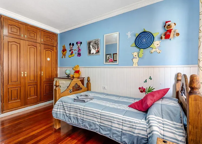 Beautiful 3 Bedroom Wifi Sea View Appartement