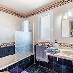 Beautiful 3 Bedroom Wifi Sea View * Radazul
