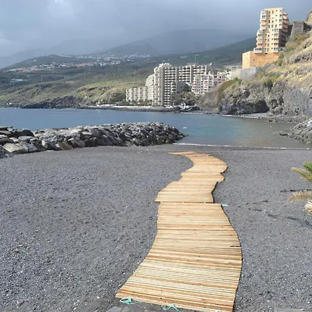 Beautiful 3 Bedroom Wifi Sea View *