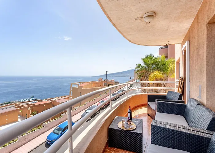 Beautiful 3 Bedroom Wifi Sea View