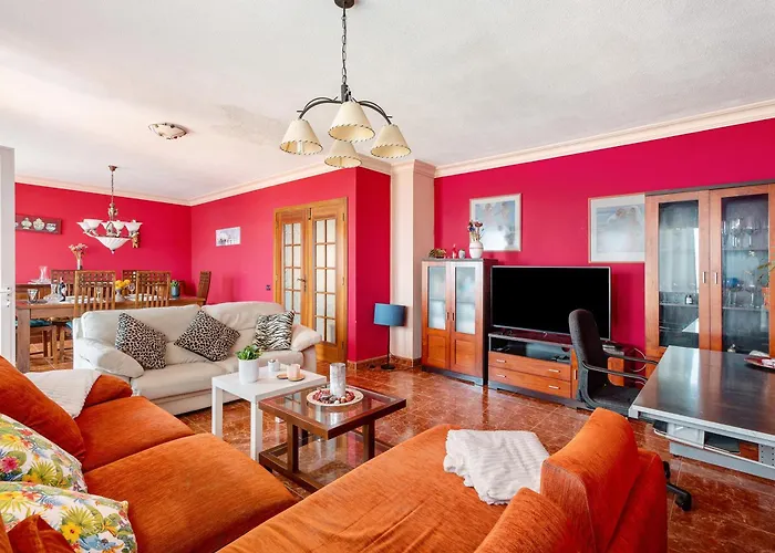 Beautiful 3 Bedroom Wifi Sea View Appartement