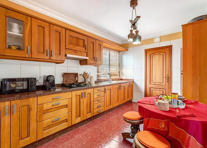 Beautiful 3 Bedroom Wifi Sea View Appartement *