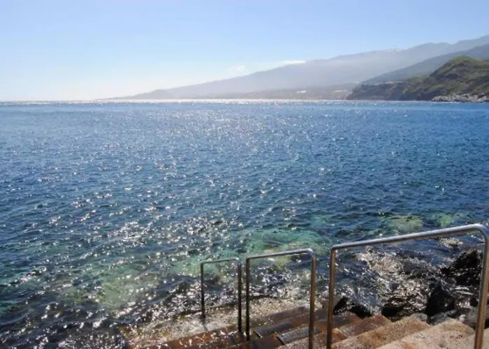 Beautiful 3 Bedroom Wifi Sea View Appartement *